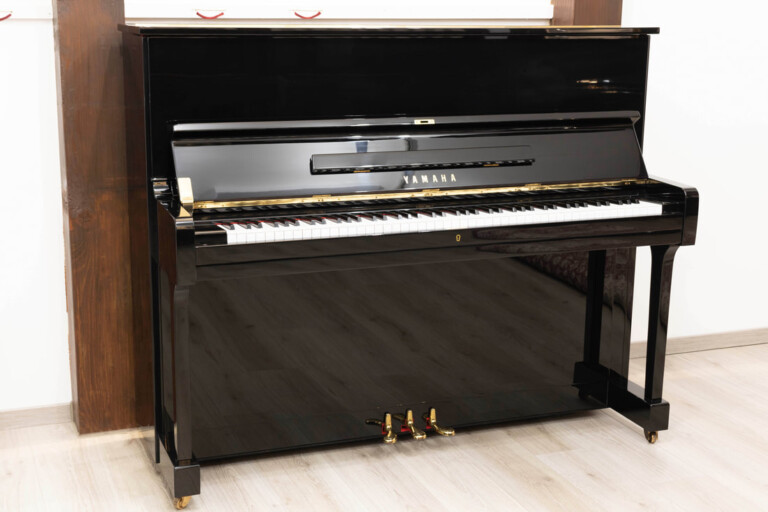 Yamaha U1