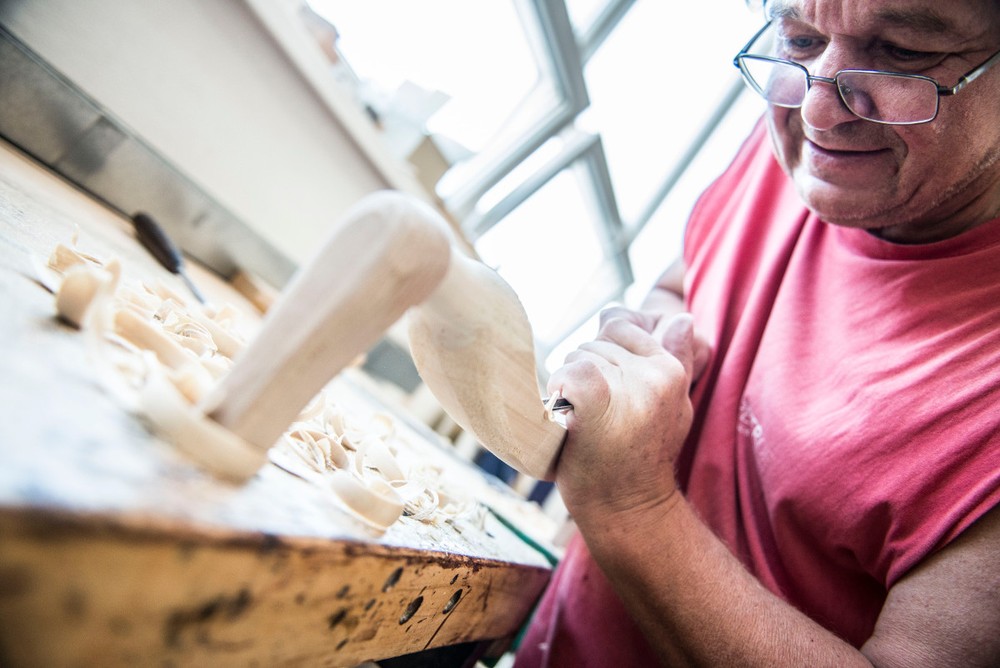 PETROF P 173 Breeze Demichippendale – Gestaltung und Handwerk
